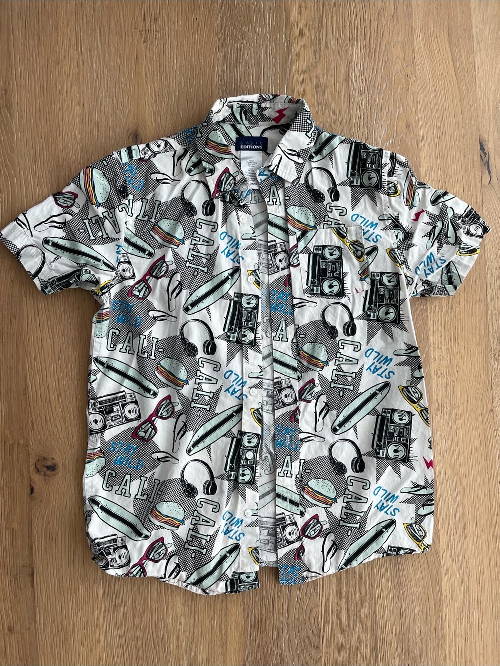 Basic Editions White Short-Sleeve Button-Up Shirt with Colorful Graphic Print